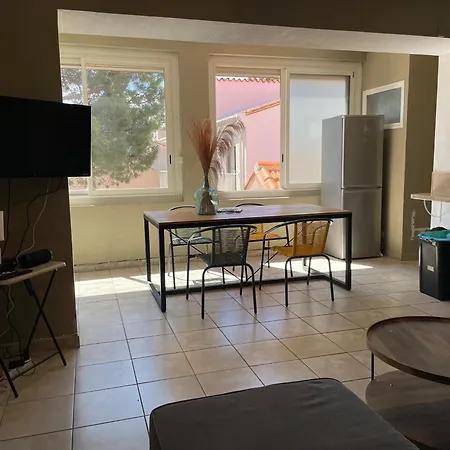 Apartment : T2 Renove Proche Mer, Clim, Wifi, 4 Couchages, Balcon - Fr-1-309-447 *